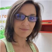 Maestra con más de 15 años en la educación y experiencia tanto en niños como en adultos.